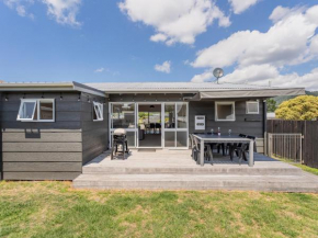 Stones Throw from the Beach - Pauanui Holiday Home